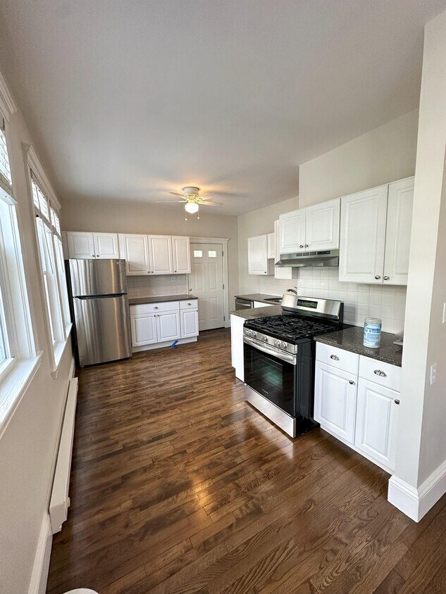 Primary Photo - 9 Sedgwick St