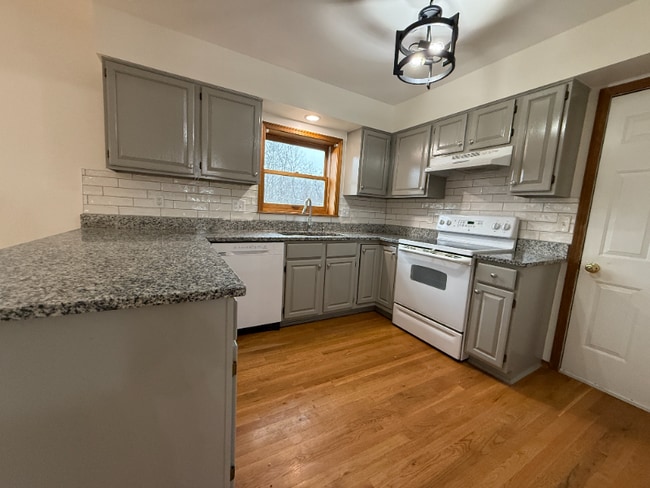 Photo - 10255 Cedarwood Dr House