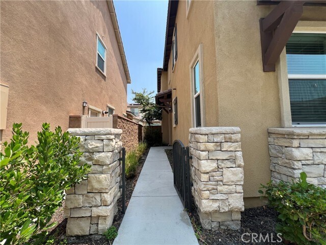 Building Photo - 4867 S Avocado Trail