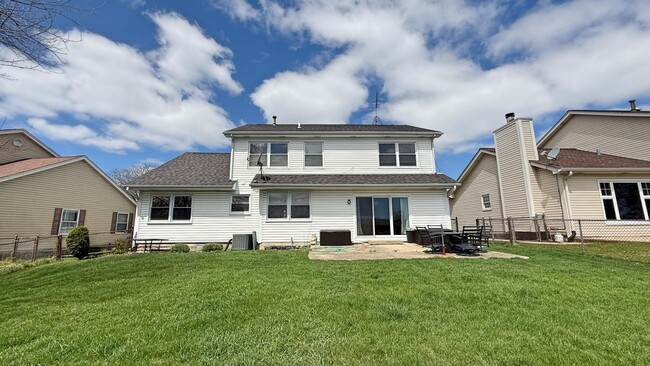 Foto del edificio - 1013 Pear Tree Ln