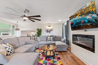 Building Photo - 6186 Sunshine Canyon Dr