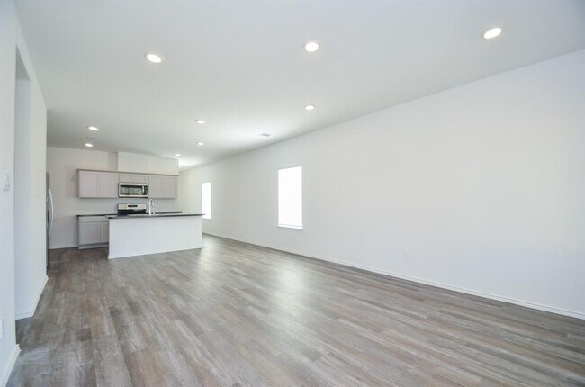 Building Photo - 5778 Hampton Valley Dr