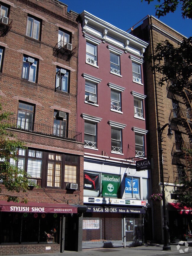 Building Photo - 17 W 8th St