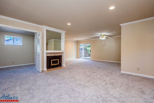 Foto del edificio - Beautiful Home | Desirable Location