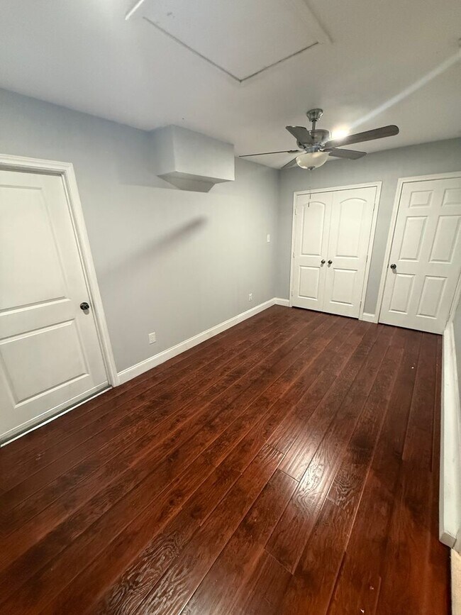 Foto del edificio - MOVE IN SPECIAL $500.00 OFF FIRST FULL RENT! 4 bedroom nestled in a sought after neighborhood nea...