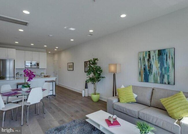 Foto del edificio - 1412 Chapin Street NW Unit 2