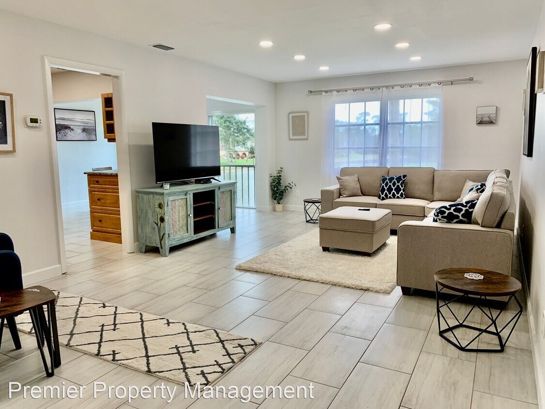 Primary Photo - 2 br, 2 bath House - 215 Bobolink Way Unit B