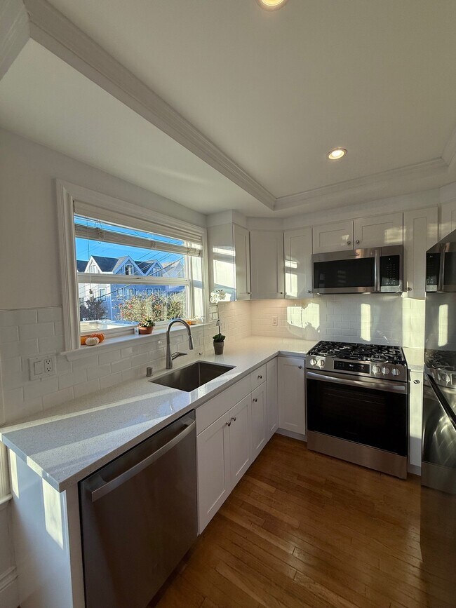 Building Photo - 119 Peralta Ave