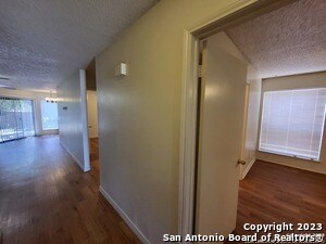 Foto del edificio - 9822 Ardash Ln