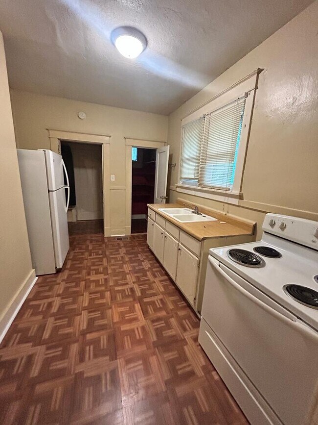 Foto del edificio - 1378 S Pkwy E