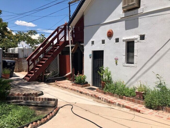 Building Photo - Fantastic Studio in Edo!