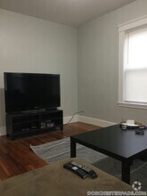 Building Photo - 137 Pleasant St