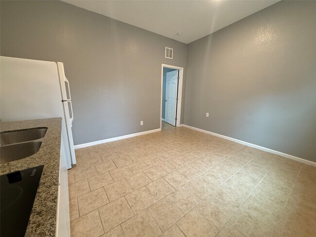 Building Photo - 2909 King St