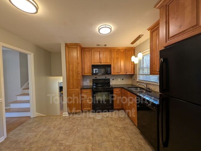 Foto del edificio - 3331 Donovan Pl