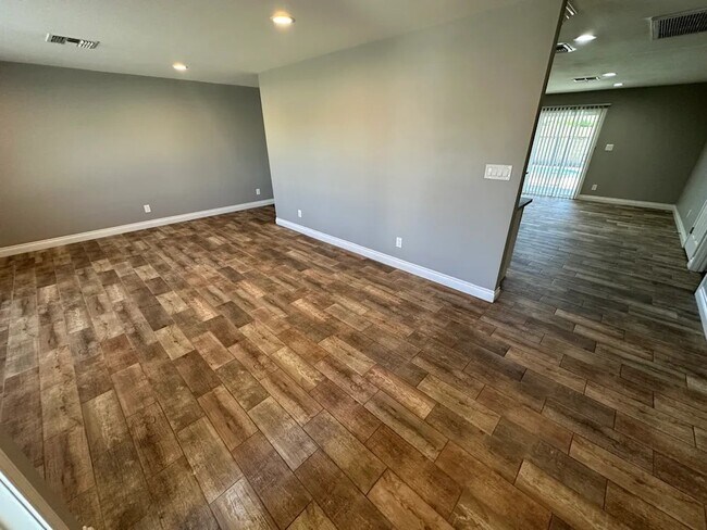 Foto del edificio - 1334 E Hermosa Dr