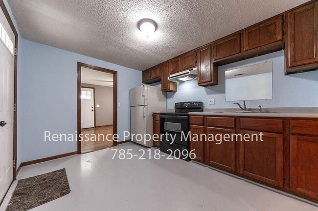 Building Photo - 1418 Maple Ln