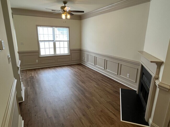 Foto del edificio - Refreshed 2 Bed Townhome in South Charlott...