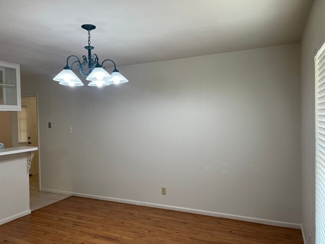 Building Photo - 814 W Bridge St