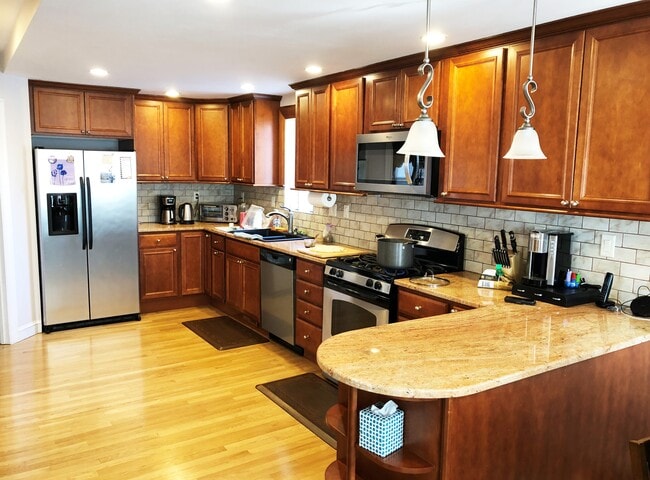 Building Photo - 42 Etna Rd