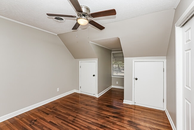 Building Photo - 545 Bellevue St