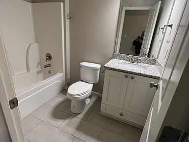 Foto del edificio - 13712 Fox Hill Dr