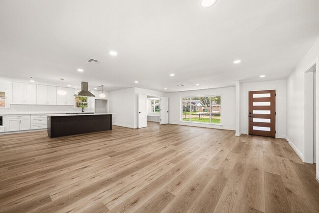 Building Photo - 10115 Moorberry Ln