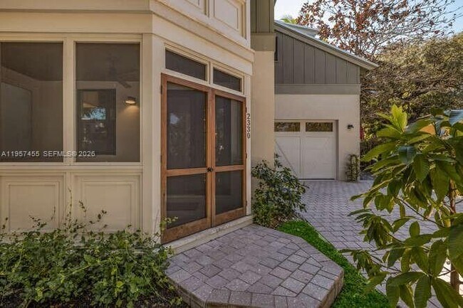 Building Photo - 2330 Overbrook St