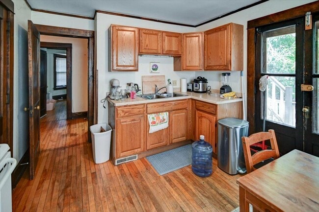 Foto del edificio - 416 Castle Pl