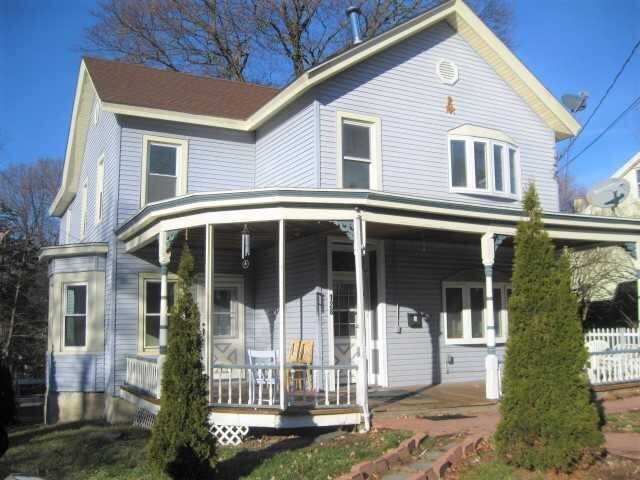 Primary Photo - 128 Main St