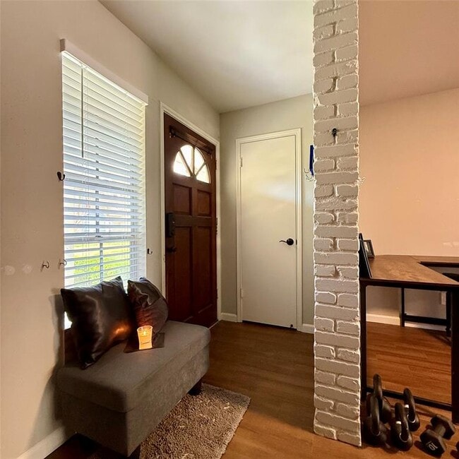 Building Photo - 13022 Trail Hollow Dr