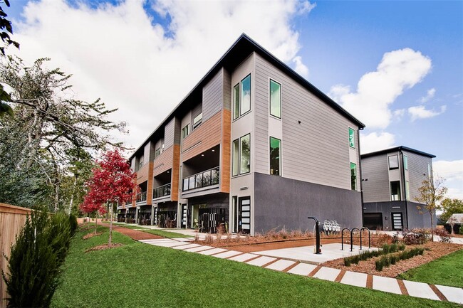 Building Photo - 200 NW 9th St