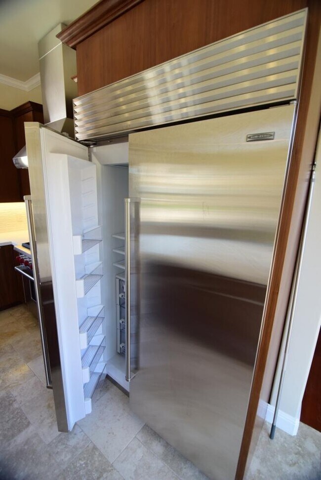 Foto del edificio - 4 bedroom in Mountain View CA 94040