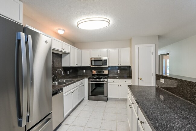 Building Photo - 21882 Pinewilde Ct