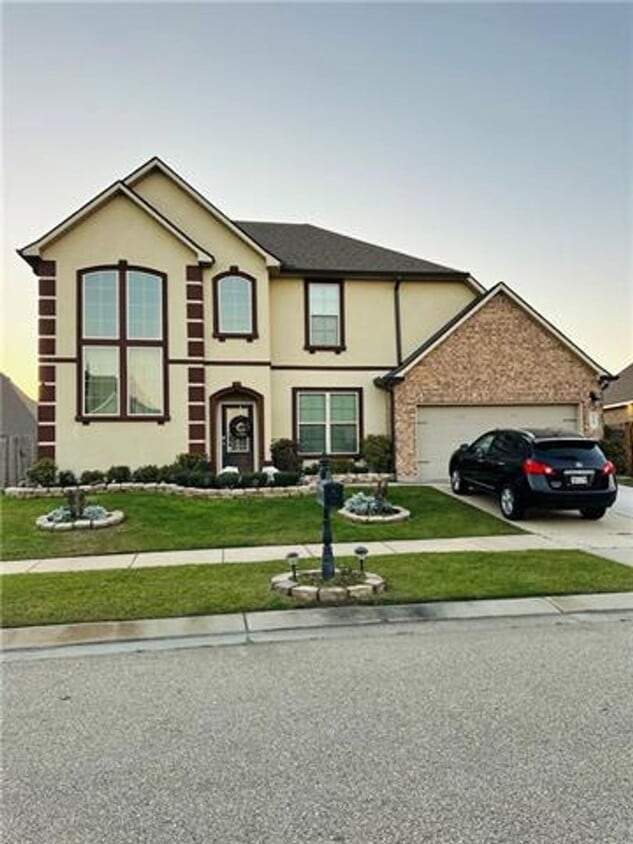 Primary Photo - 1393 Shipyard Dr
