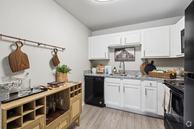 Interior Photo - Springmarc