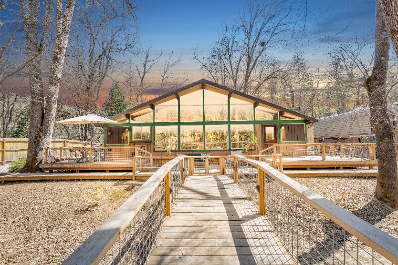 Primary Photo - 21593 Crystal Falls Dr