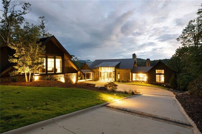 Foto del edificio - 725 Rocky Point Dr