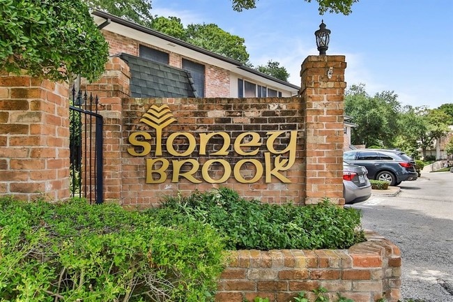 Foto del edificio - 1800 Stoney Brook Dr