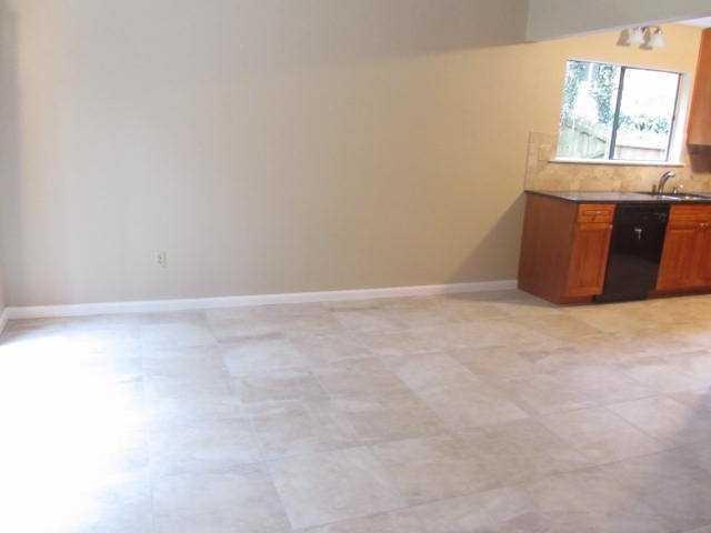 Building Photo - 630 Lake Forest Ct
