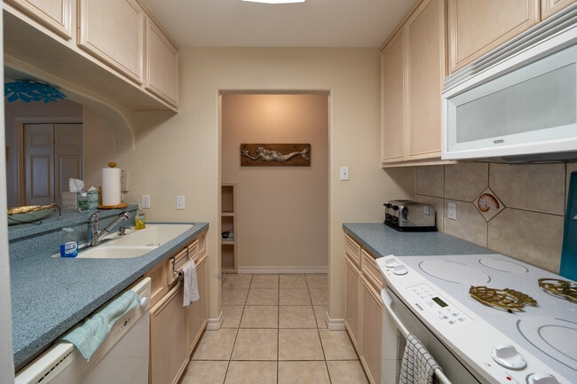 Foto del edificio - 13969 Ports O Call Dr