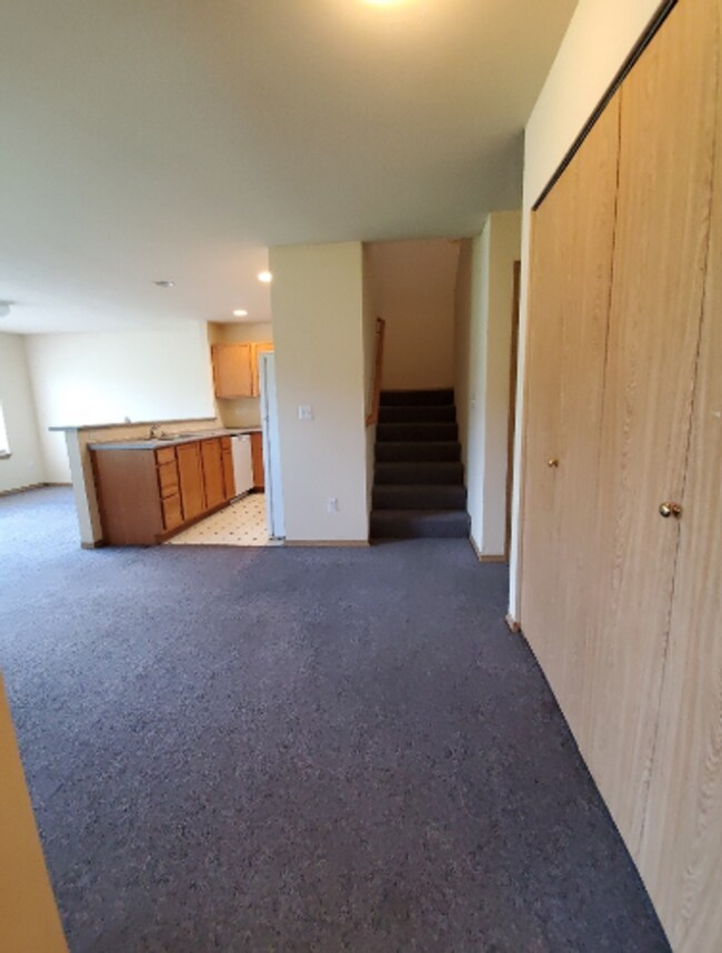Foto del edificio - Rent Special: $1,750 for July and August, ...