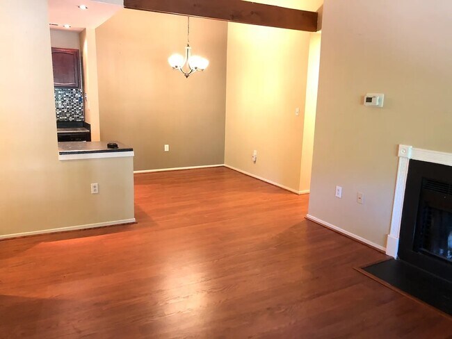 Foto del edificio - 13102 Wonderland Way