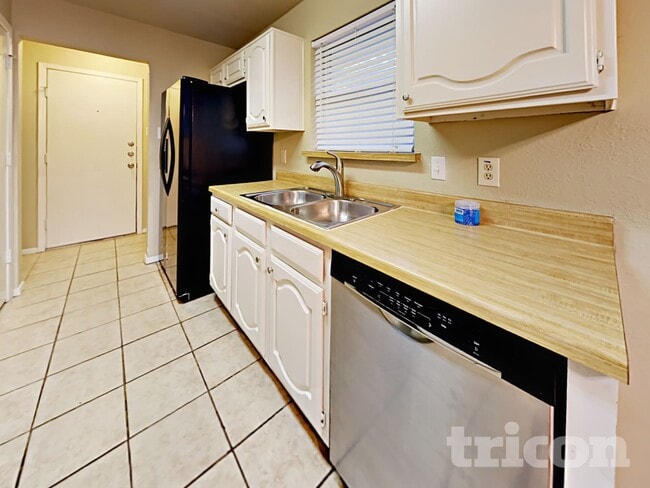 Foto del edificio - 810 Dogwood Dr