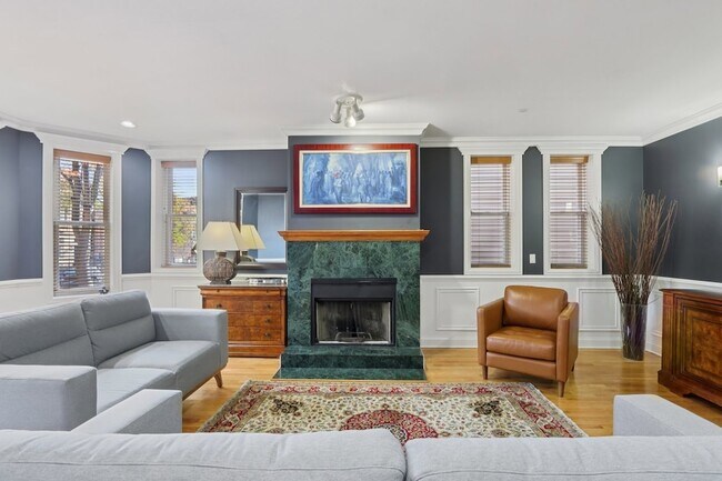 Foto del edificio - 3432 S Prairie Ave