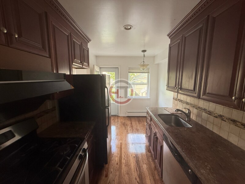 Foto principal - 1851 Mayflower Ave