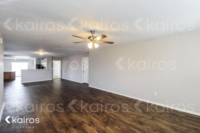 Foto del edificio - 1621 Vineridge Ln