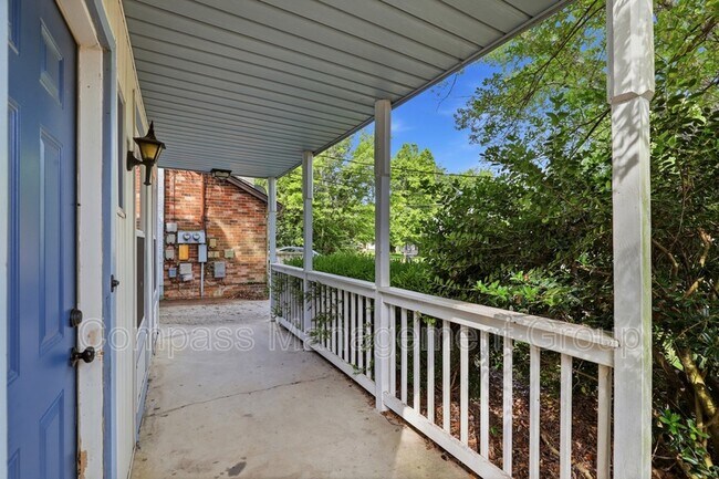Foto del edificio - 7668 Chatham Cir NW