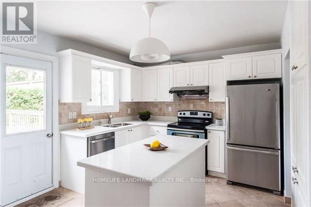 Building Photo - 10 Ptarmigan Crescent
