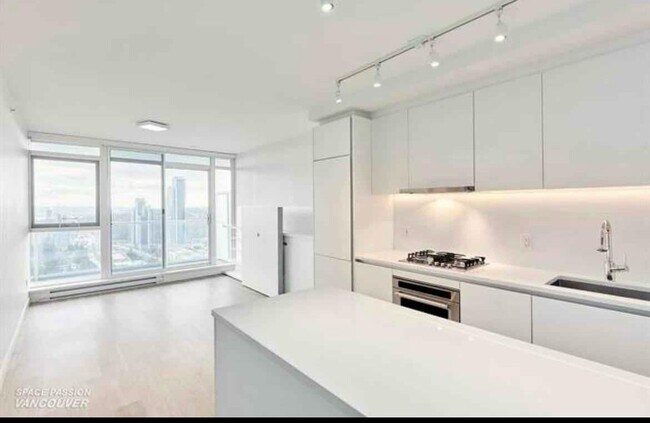 Building Photo - 657 Whiting Way