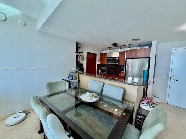 Foto del edificio - 300 S Biscayne Blvd